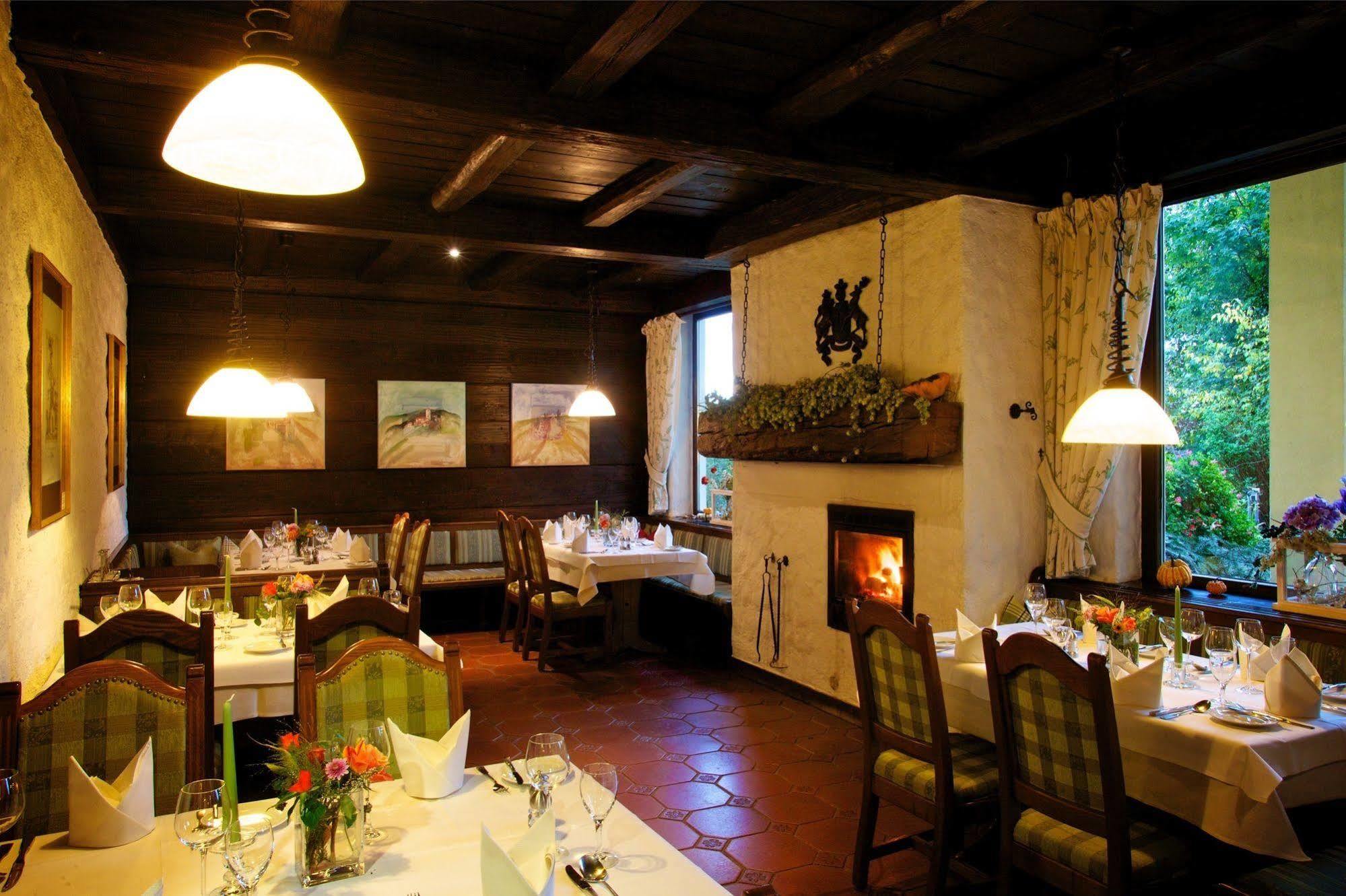 Hotel & Restaurant Dornweiler Hof Illertissen Exterior foto